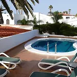 فيلة La Quinta